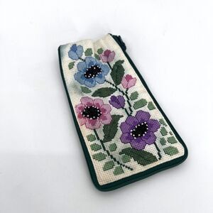 Stitch & Zip Needlepoint Eyeglass Case 1984 Alice Peterson FINISHED